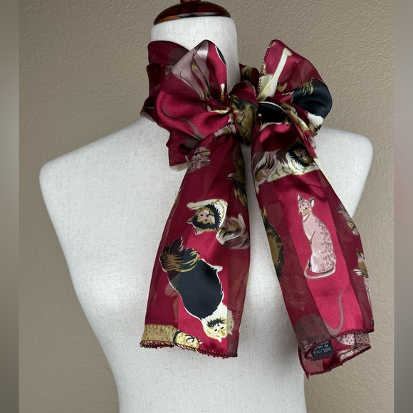 Cat Lover Scarf. No brand. Burgandy color with various cats throughout. One size - Picture 2 of 9